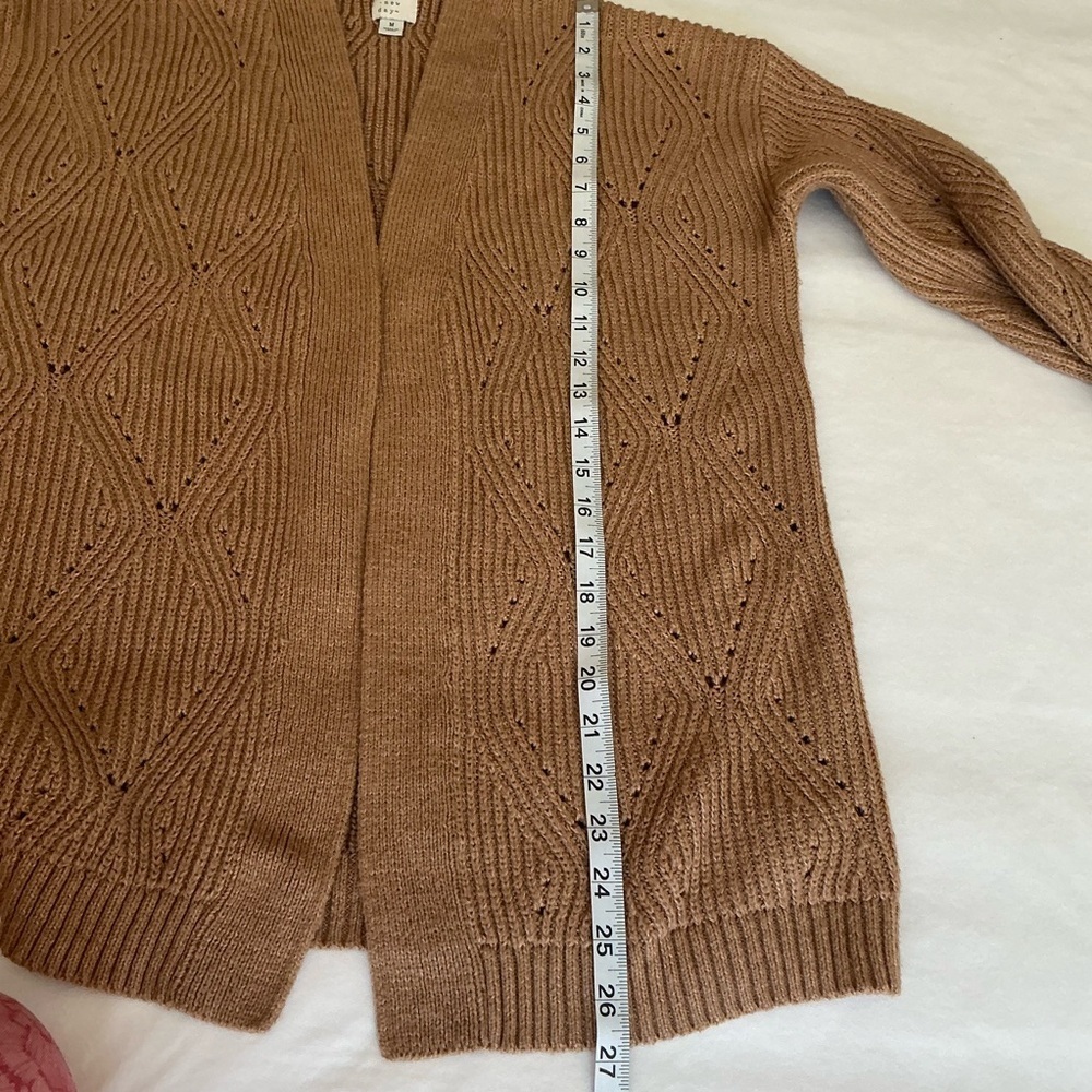 Cozy Tan Knit Cardigan Sweater Size Medium - Picture 12 of 15